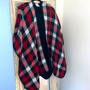 Women’s shall sweater